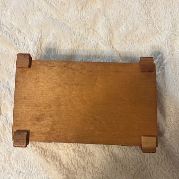 Vintage Wood Cedar Chest Box /Carved Wood/ 1950s - Picture 7 of 8